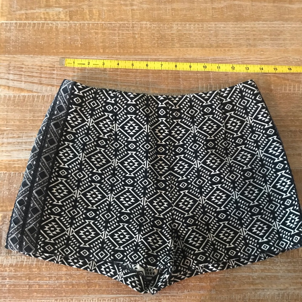Black and White Ecote Shorts